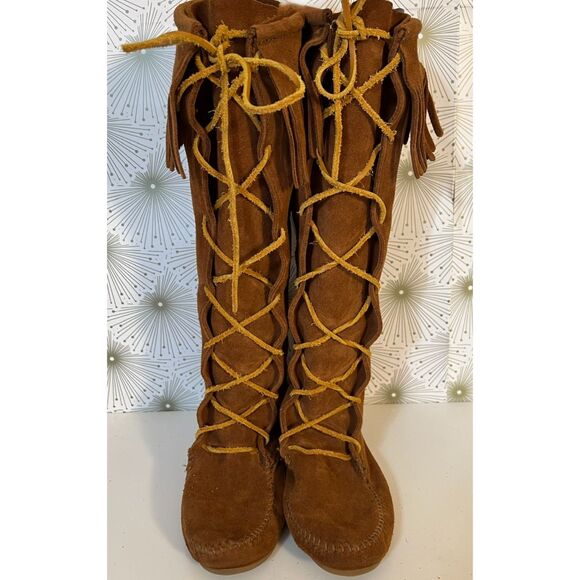 Vintage Minnetonka front lace tall suede moccasins. Size 7. - Picture 1 of 9